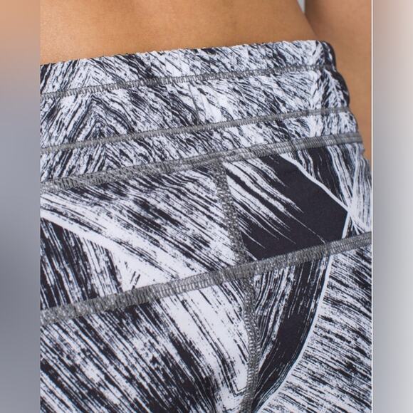 Lululemon Namaskar Relaxed Track Pant II In Heat Wave White Black 4 Athleisure - Picture 5 of 16